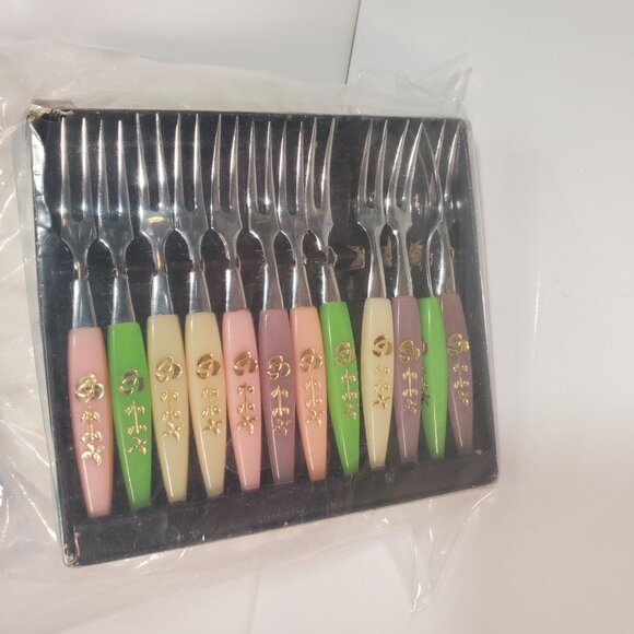 Vintage Set of 6 Clam Shells, Baking, Serving Dishes – Unused, Still Packaged - Picture 3 of 6